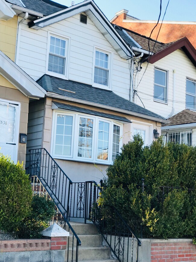 Foto del edificio - 8534 126th St