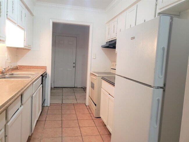 Foto del edificio - 6716 W Fuqua St