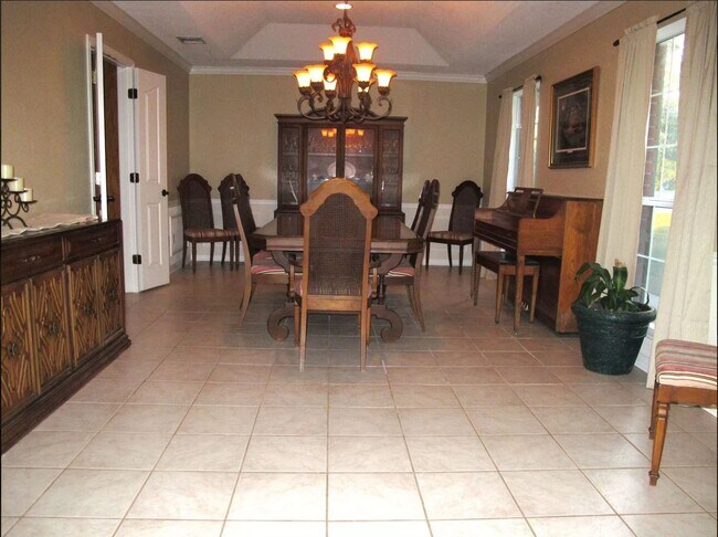 Building Photo - 1802 Canyon Springs Dr
