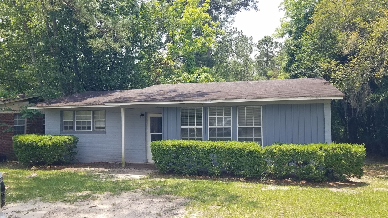 Primary Photo - 3 Bedroom/1 Bath Home in Valdosta!!