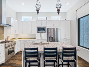 Building Photo - 1520 Malone St