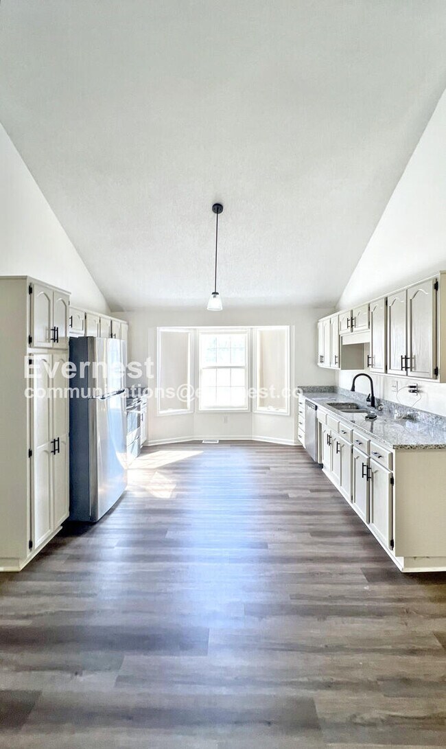 Foto del edificio - 3 Bed/2.5 Bath Home with Garage / Pet-Friendly / Available Now!