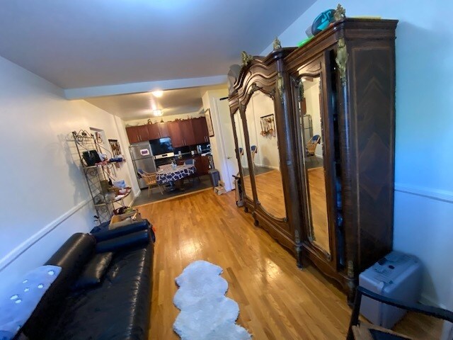 Primary Photo - 1588 President St