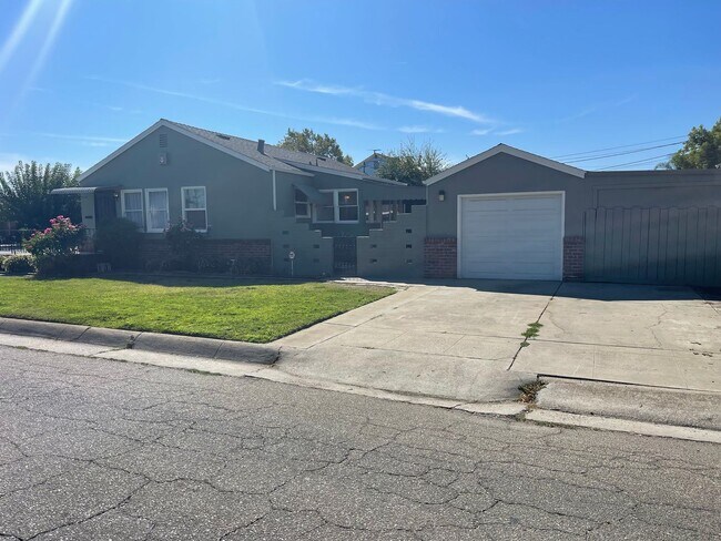 Foto del edificio - Cozy 2br Lodi Home