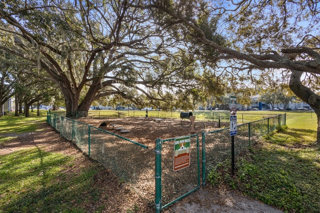 Foto del edificio - The Landings At Cypress Meadows