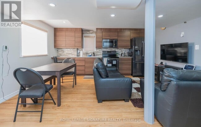 Building Photo - 92 Beckett Crescent