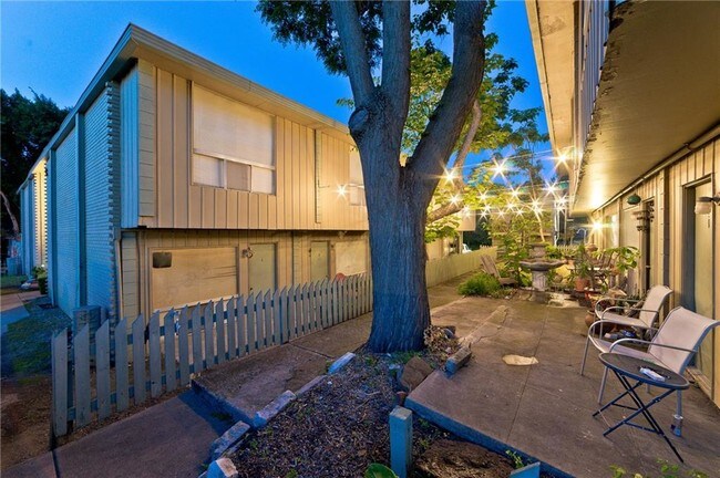Building Photo - 9008 San Benito Way