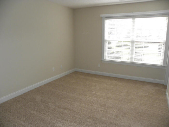 Building Photo - 9112 Woodcreek Ct