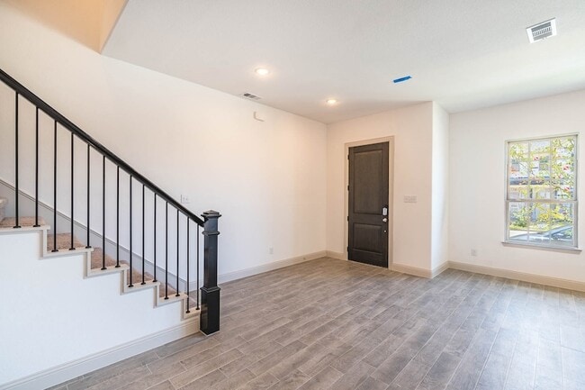 Building Photo - 6151 Blythe Dr