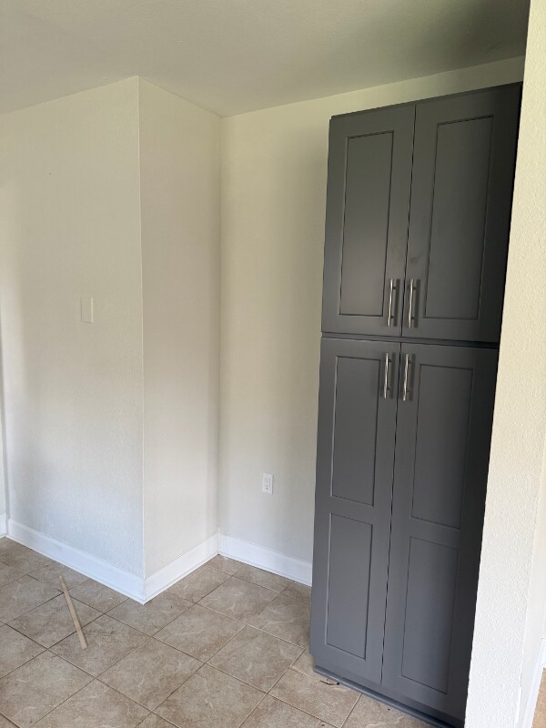 Building Photo - 3316 Laplace St