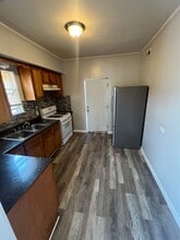 Building Photo - 10934 S Vernon Ave