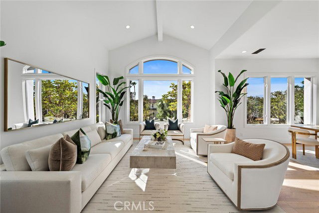 Foto del edificio - 84 Sidney Bay Dr