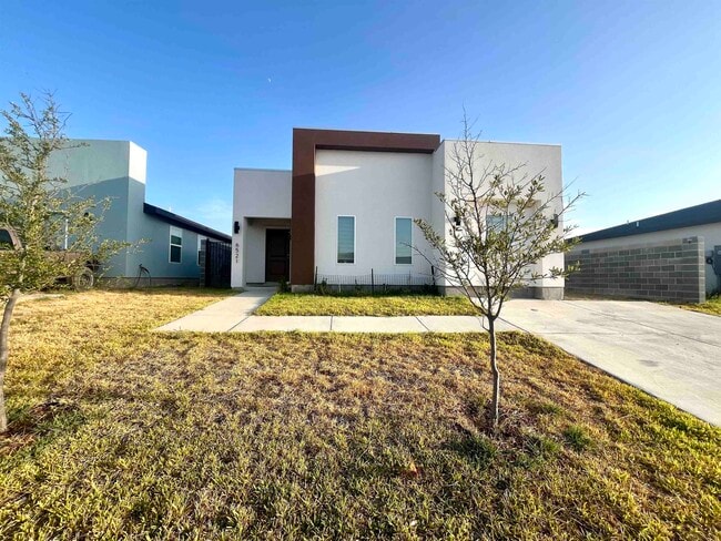 Building Photo - 6521 Adenia Loop
