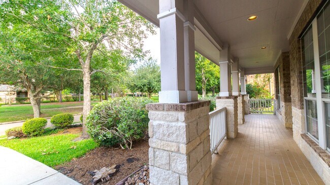 Foto del edificio - 12410 Shorebridge Rd