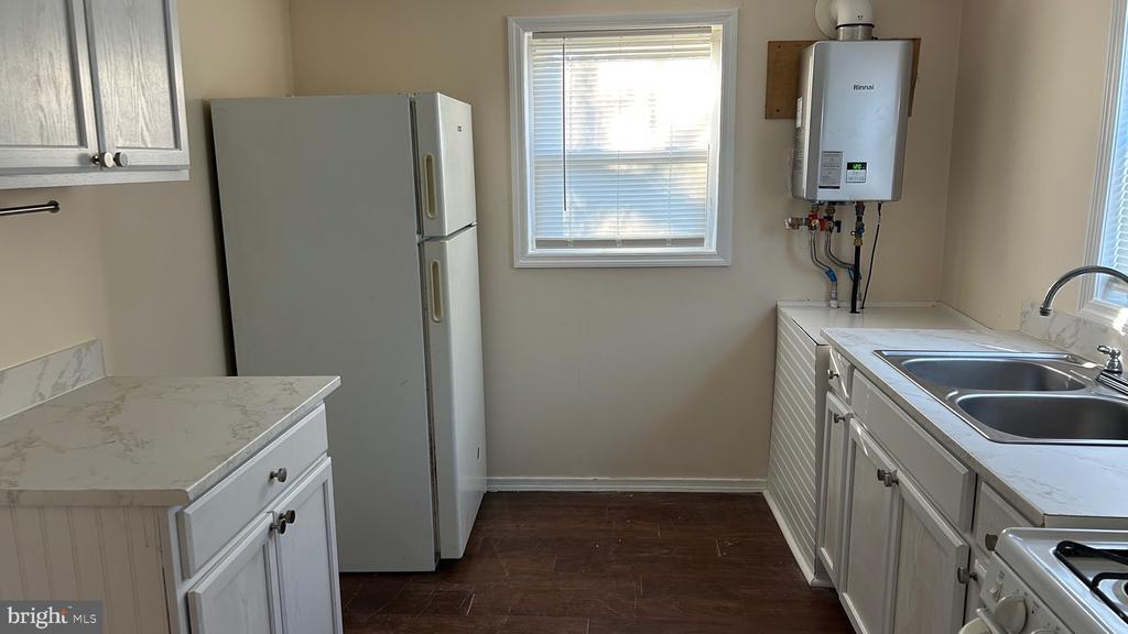 Building Photo - 17528 Ward Ave