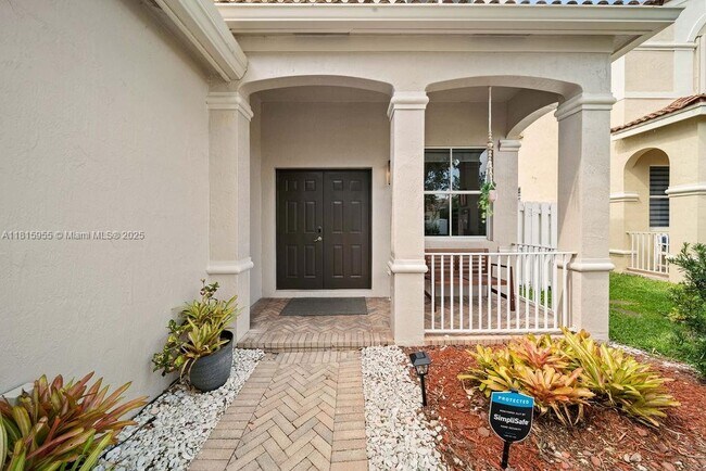 Building Photo - 721 Tanglewood Cir