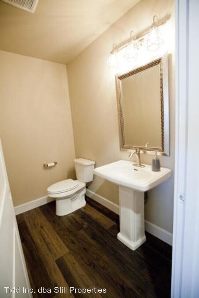 Building Photo - 3 br, 2.5 bath House - 112 A Vineyard Lane