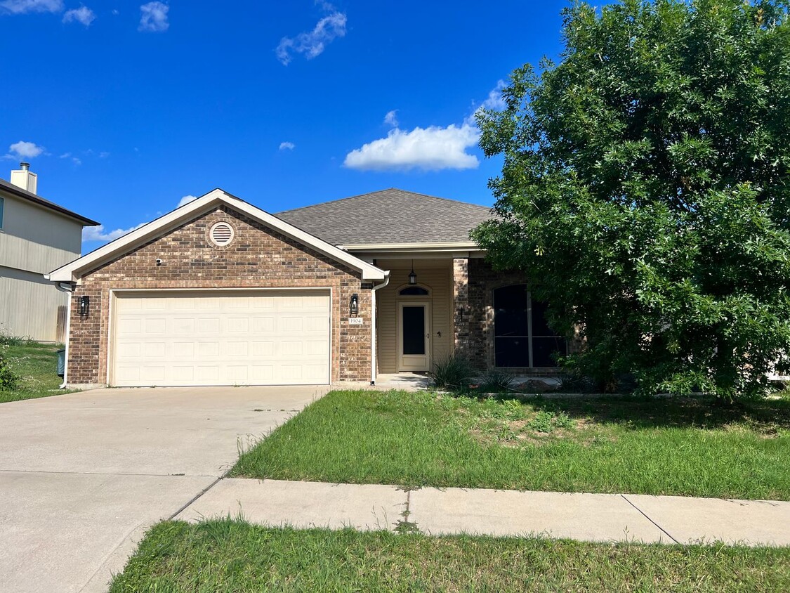 Foto principal - 3 bedroom 2 bath located in Copperas Cove