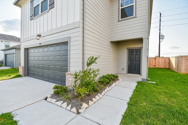 Building Photo - 8558 Ora Mdws Dr
