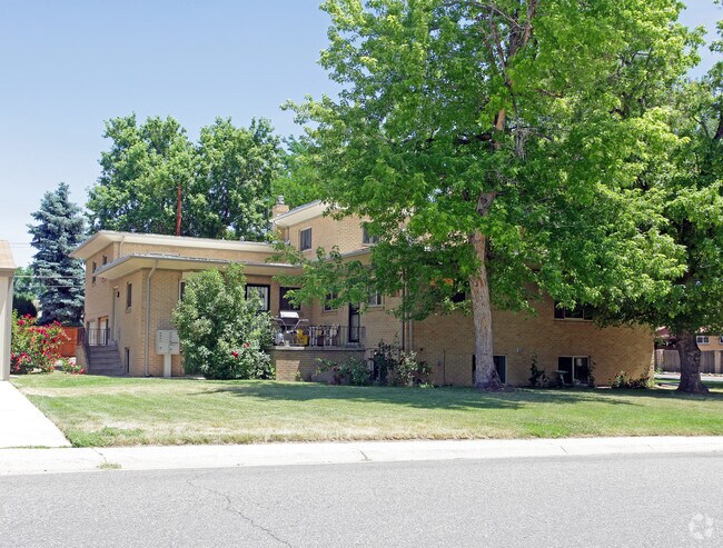 Building Photo - 1480 S Clermont St
