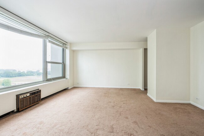 Building Photo - 3600 N Lake Shore Dr