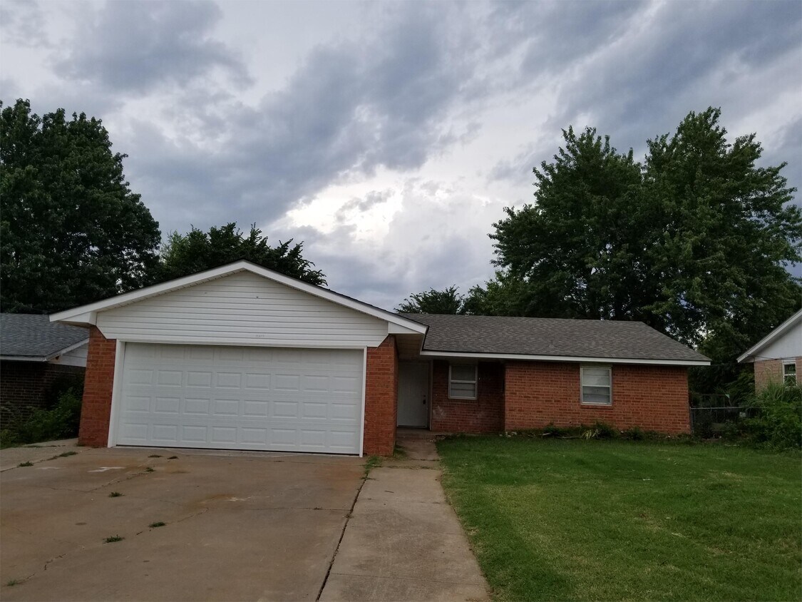 8819 NE 12th St, Midwest City, OK 73110 House for Rent in Midwest