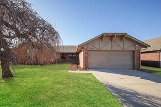 Building Photo - 11901 Blue Moon Ave