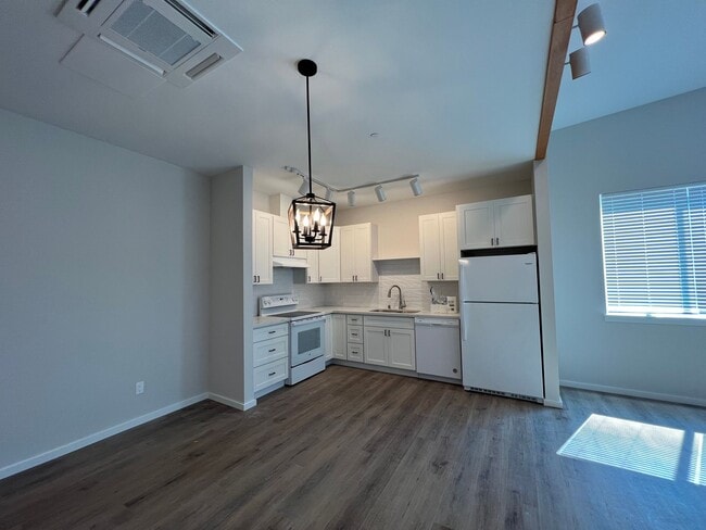 Building Photo - Rubi Townhomes