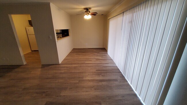 Foto del edificio - 240 E Court of Shorewood