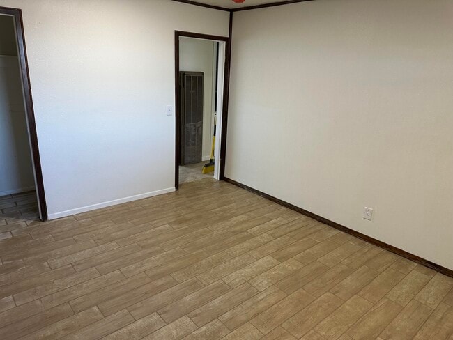 Foto del edificio - 839 E Ave P-12
