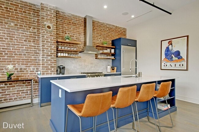 Building Photo - 4 br, 3 bath House - 276 King Street B