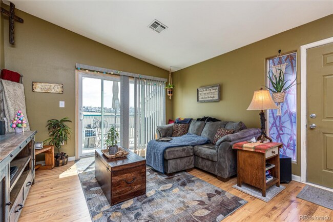 Building Photo - 8495 Pebble Creek Way