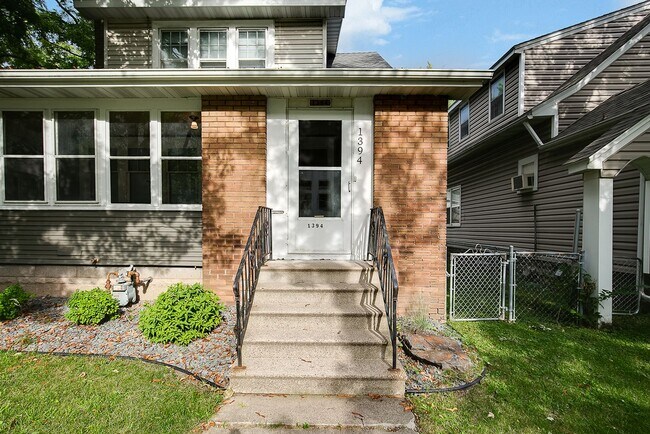 Foto del edificio - Beautiful 5 bed 2 bath single family house