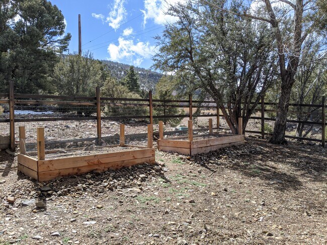 Building Photo - 47235 Skyview Dr