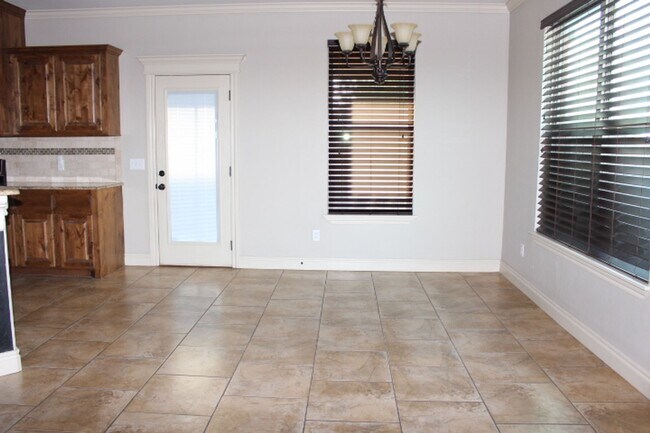 Foto del edificio - Southwest home, close to hospital, shopping, restaurants and easy access to FT Sill