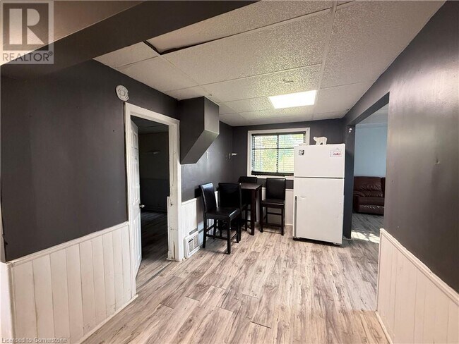 Photo du bâtiment - 5411 Hwy 6
