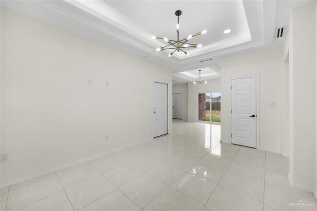 Building Photo - 13 San Pascual St