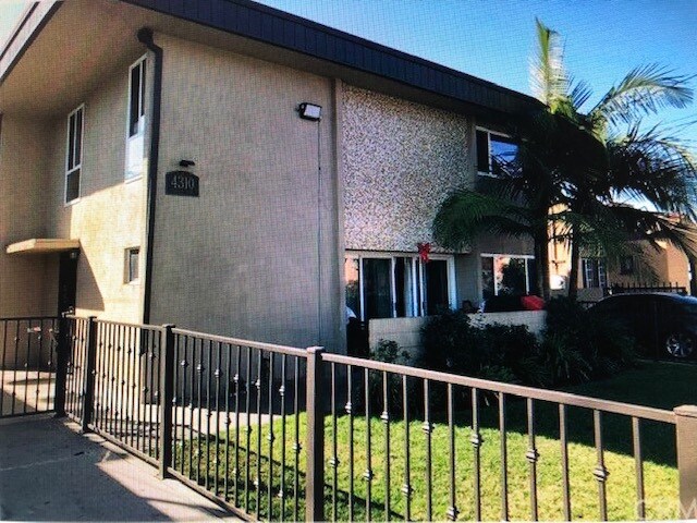 Primary Photo - 4310 Lennox Blvd