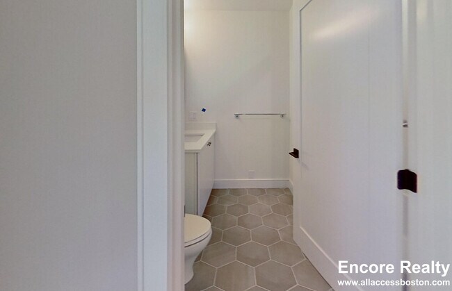 Foto del edificio - 104-106 Warren St. Unit 11