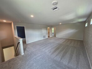 Building Photo - 110 Elm
