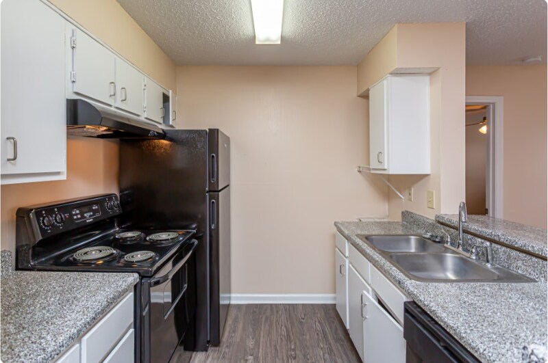 Foto principal - 2121 Lobdell Blvd