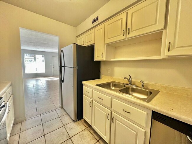 Foto del edificio - 200 Agnes Ct