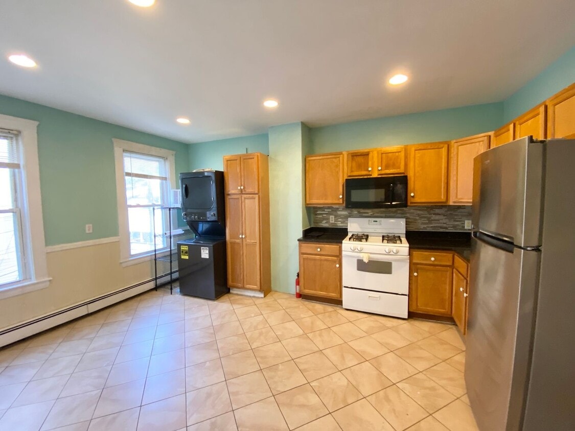 2-1562 Tremont St - 2-65 Beech Glen