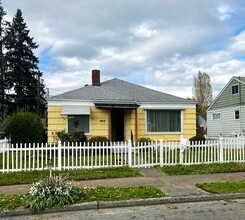 Building Photo - 2318 10th St