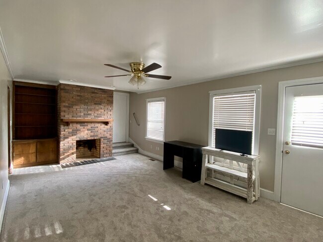 Foto del edificio - 9788 Red Oak Blvd