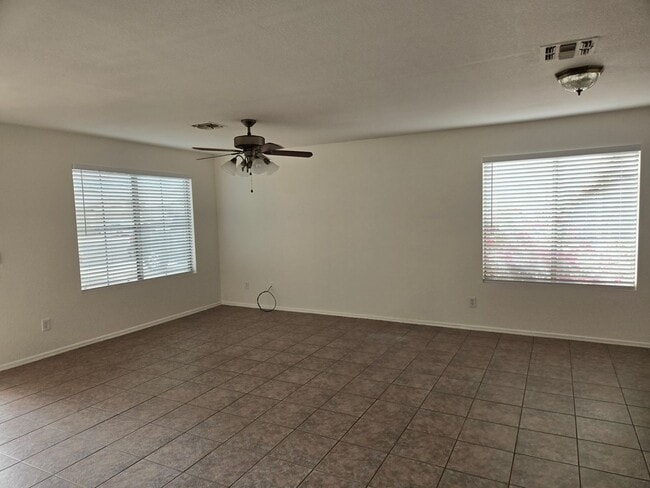 Photo - 3 bed 2 bath in Goodyear! No HOA House