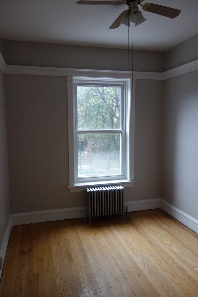 Building Photo - 1412 W Olive Ave