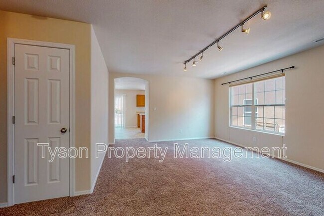 Foto del edificio - 7615 Red Finch Ct NW