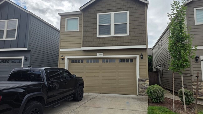 Spacious 3 Bedroom, 2.5 Bathroom Home in Prime Location - Spacious 3 Bedroom, 2.5 Bathroom Home in Prime Location