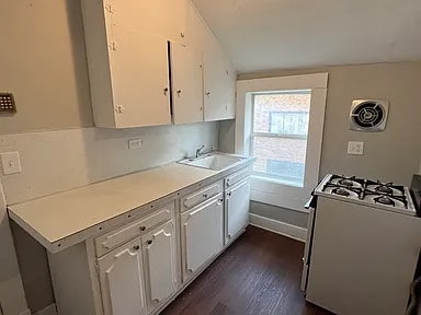 Building Photo - 1909 1/2 Ottawa Dr